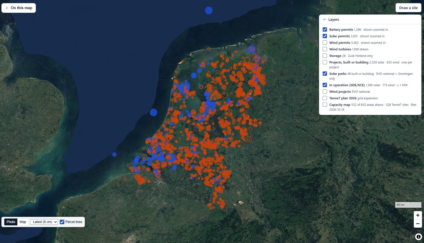 Kaart van Nederland in Powerplaats met vergunningen voor batterijen en zonneparken